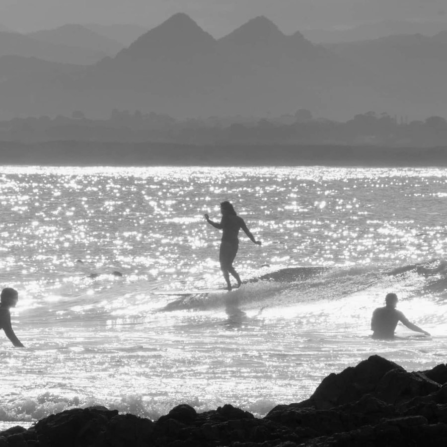 Main Beach, Across the road